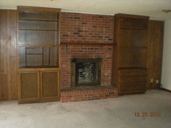 3rd image of 803 Melody Ln