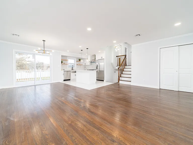 8 Spector Ln — Photo 3