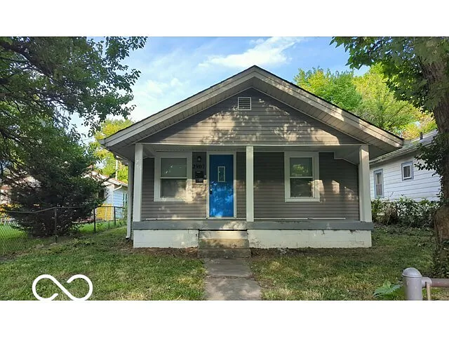 2907 Forest Manor Ave photo 1