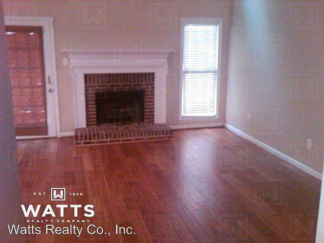 2nd image of 102 Meadow Croft Cir