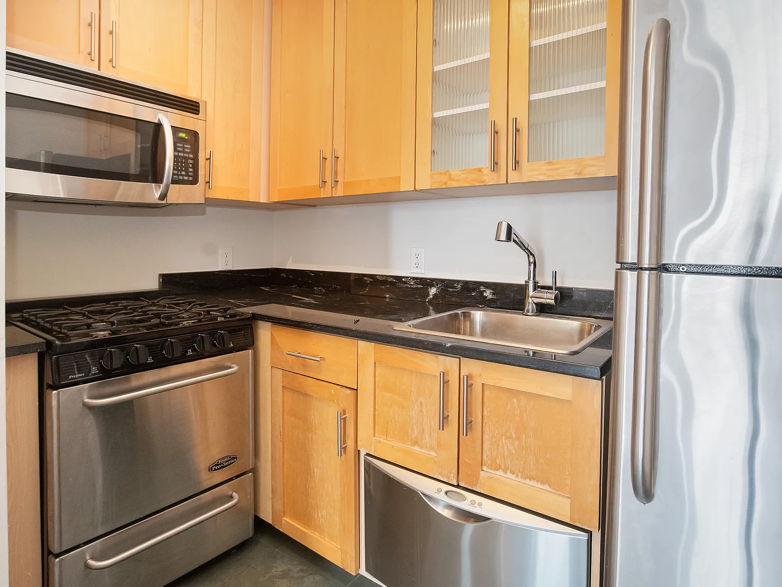 165 William Street — Photo 4