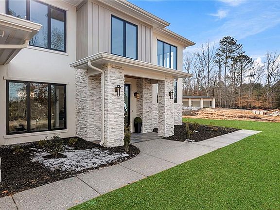 3rd image of 4805 Moore Rd