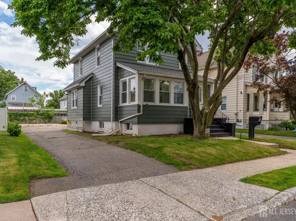 11 Jean Ct, Woodbridge, NJ 07095