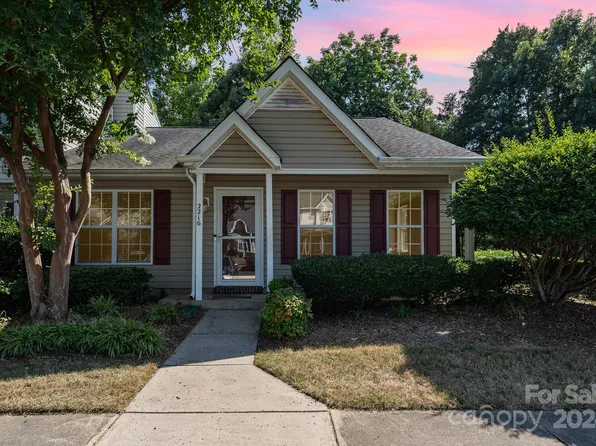 2216 Preakness Ct, Charlotte, NC 28273