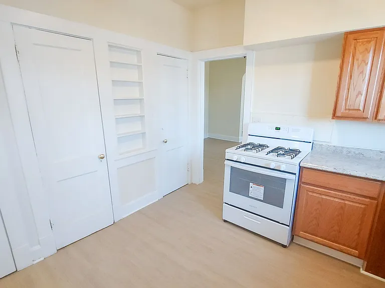 228 Manor Cir — Photo 14