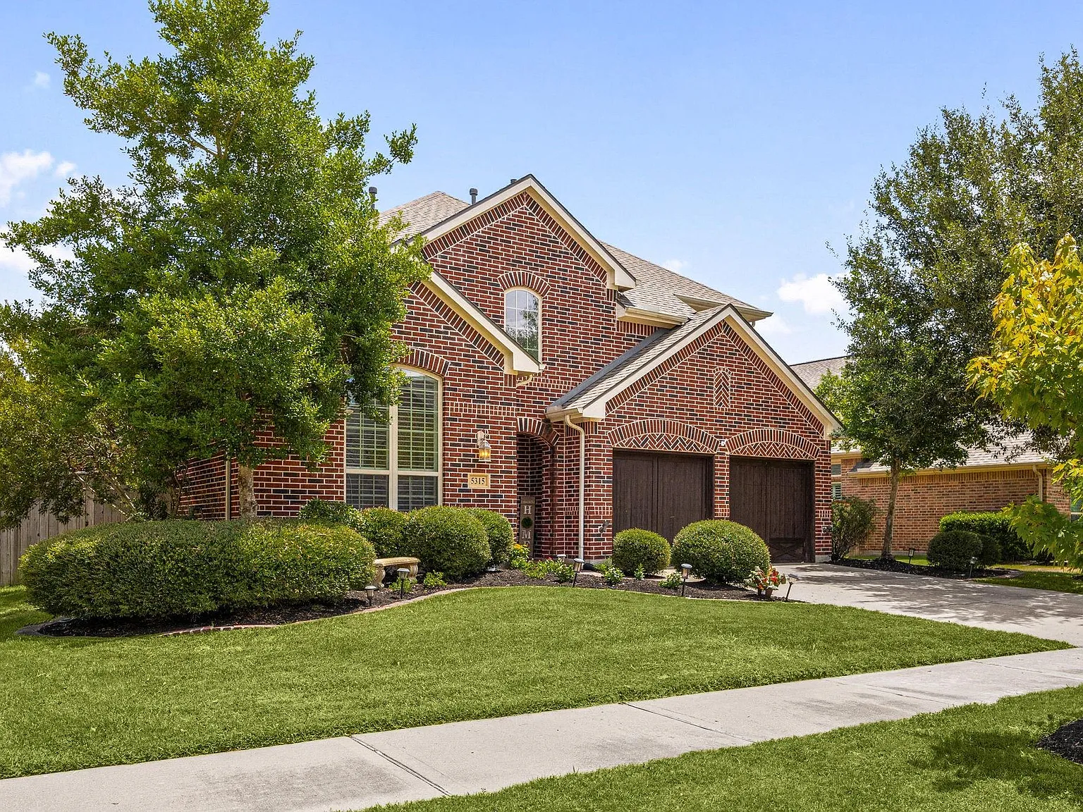 3 bed, 2.5 bath, 2799 sqft, $3,200 — Photo 3