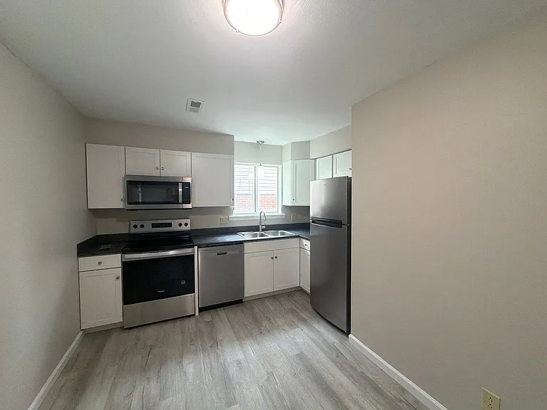 825 Kerns Ave SW — Photo 8
