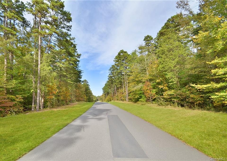 2nd image of 1400 Trotter Cir