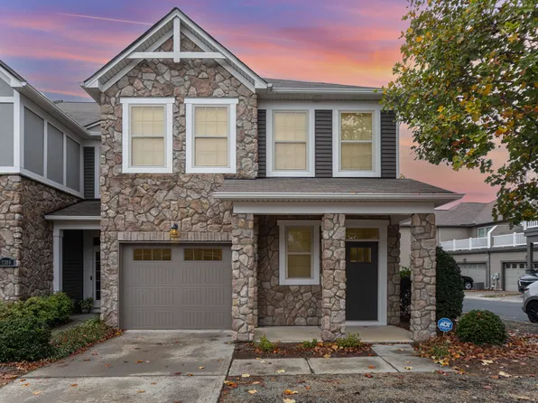 7304 Dulnian Way, Charlotte, NC 28278