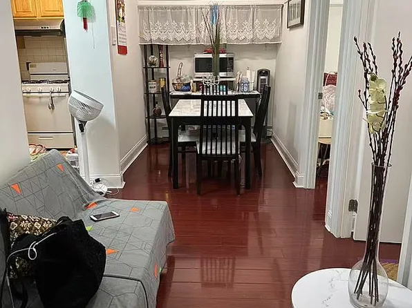 48 Market St APT 2D, New York, NY 10002