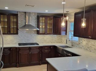 195 Perry Ave, Moorestown, NJ 08057