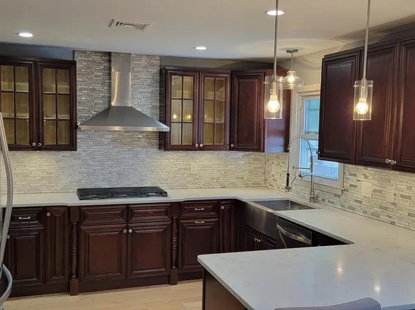 195 Perry Ave, Moorestown, NJ 08057