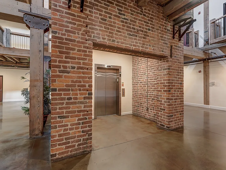 815 Porter St #407 — Photo 17
