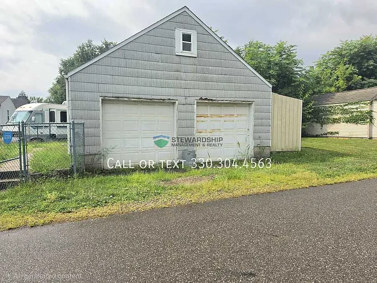 2119 Maple Ave NE — Photo 27