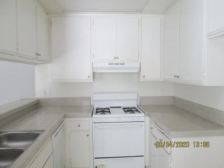 Lido Apartments - 11919 Culver Blvd — Photo 4