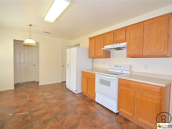 5th image of 2413 Upland Bend Dr