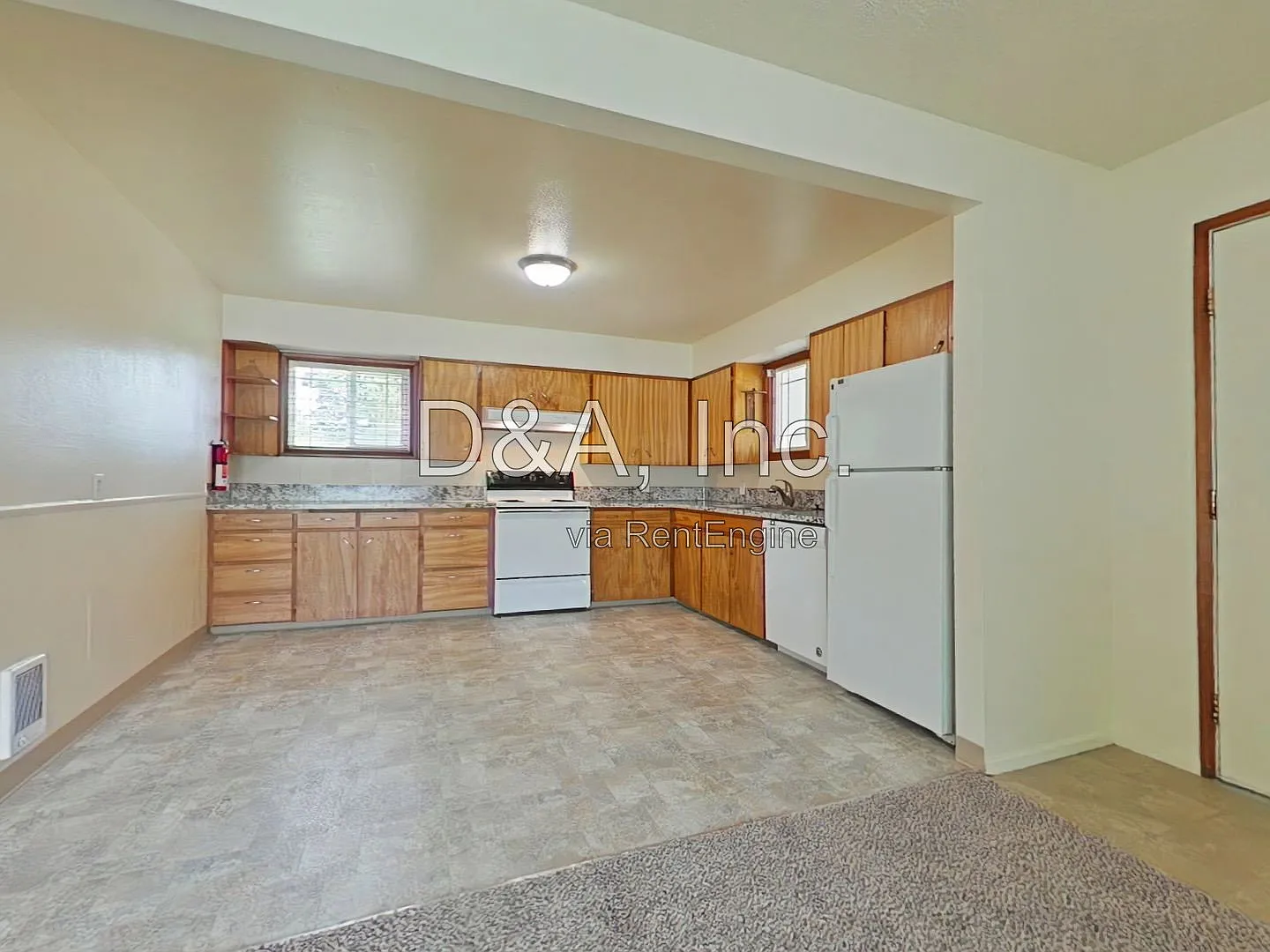 3 bed, 1.5 bath, 1040 sqft, $2,395 — Photo 3