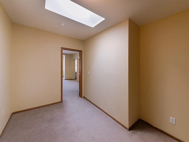 252 S Washington Ave — Photo 13