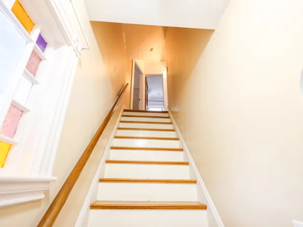12 Nelson St, Quincy, MA 02169
