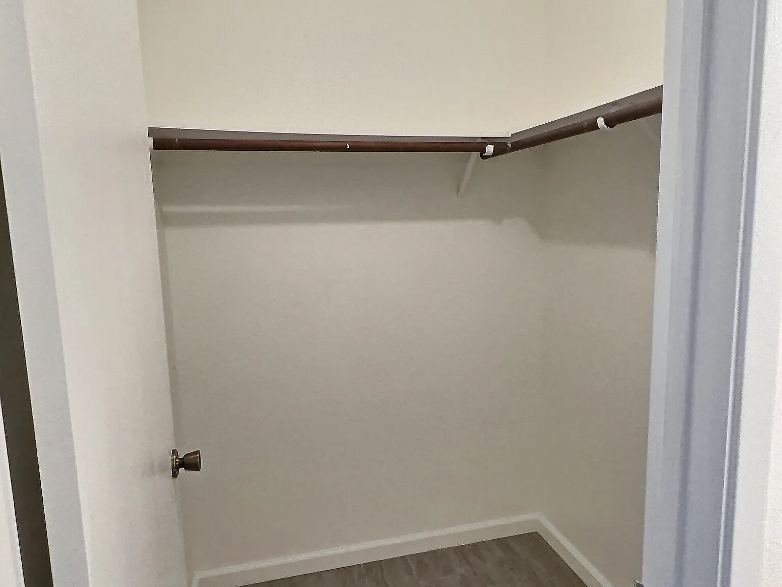3 bed, 950 sqft, $2,095 — Photo 2