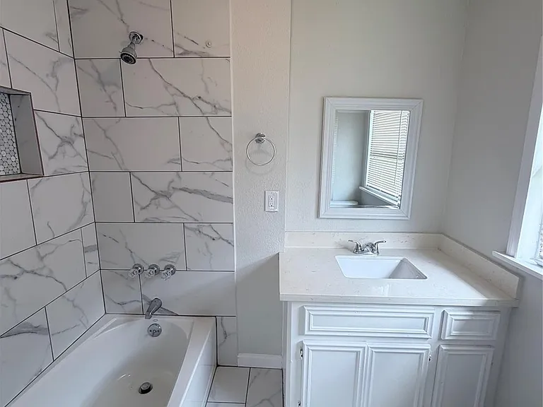 208 Preston St — Photo 10