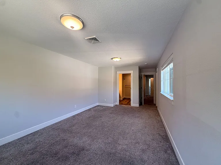 5711-5713 Honey Bee St S — Photo 24