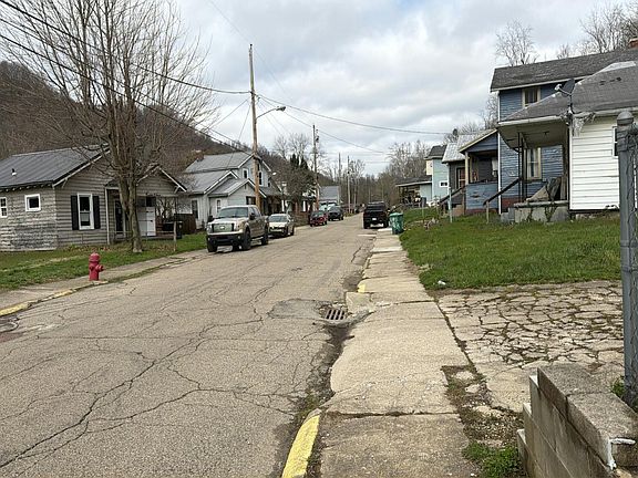 5th image of 1826 Valley St