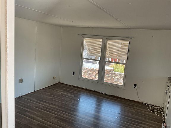 5th image of 10327 E 30th Ln