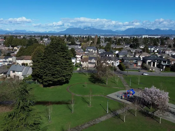 7215 Frobisher Dr, Richmond, BC V7C 4P8