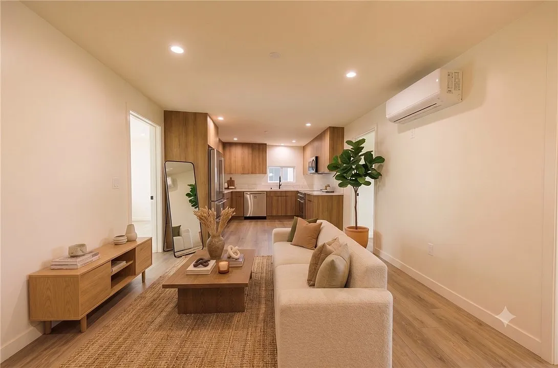 3 bed, 1448 sqft, $4,308 — Photo 2