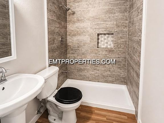 2nd image of 3024 Meister Rd