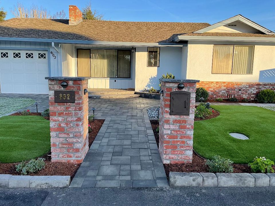2nd image of 602 Burlingame Ave