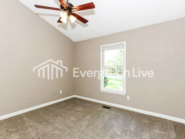 313 Netherland Dr — Photo 8