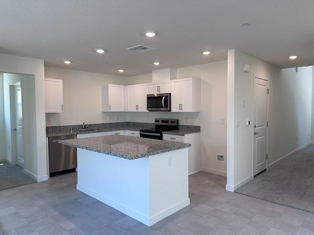 Building Photo - 7781 Forestdale Way