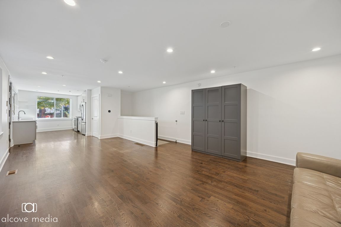 next background image