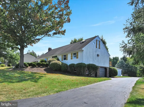 114 Maple Farm Rd, Ephrata, PA 17522