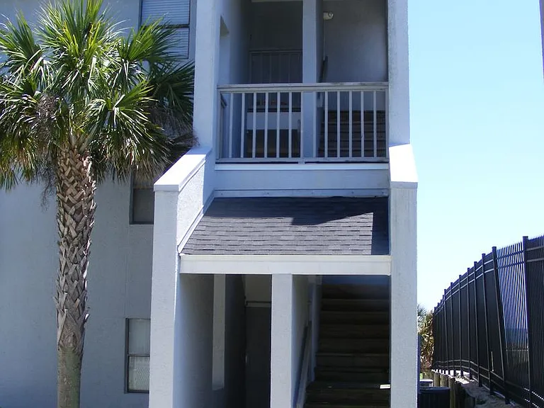 3200 S Fletcher Ave #D2 — Photo 2
