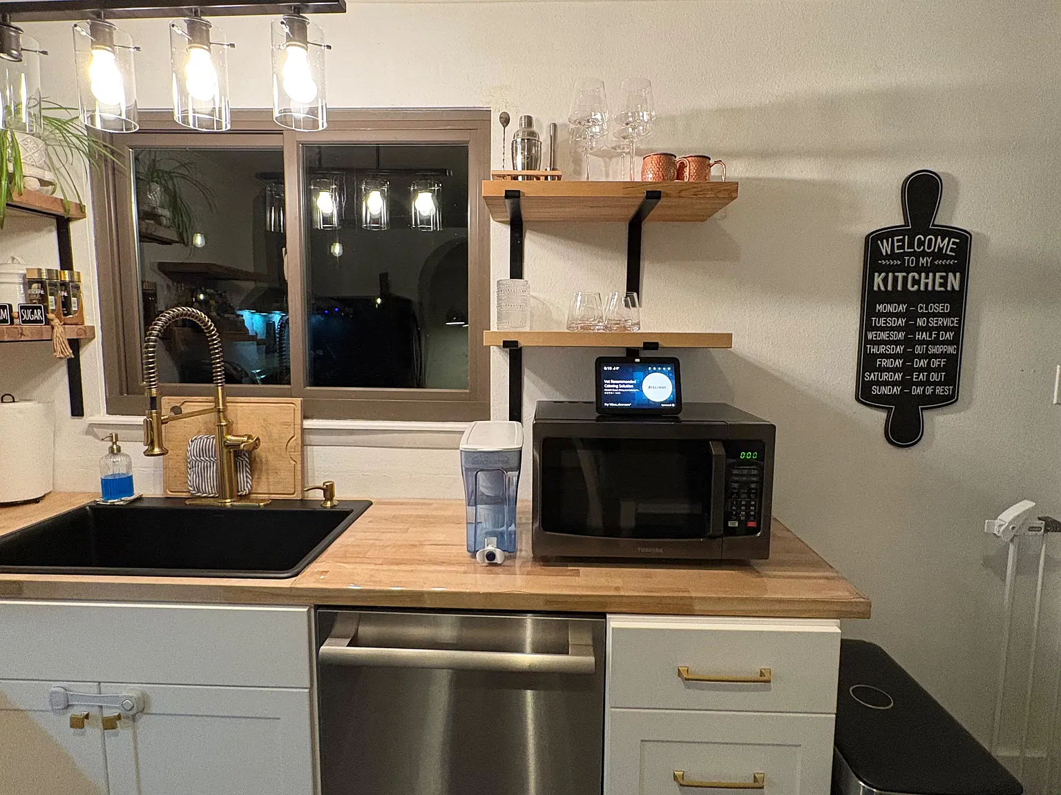 3 bed, 1200 sqft, $2,250 — Photo 4