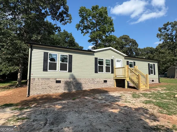 137 Trinity Ct, Royston, GA 30662