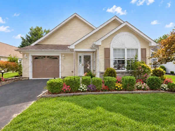 2736 Meadow Lake Drive, Toms River, NJ 08755