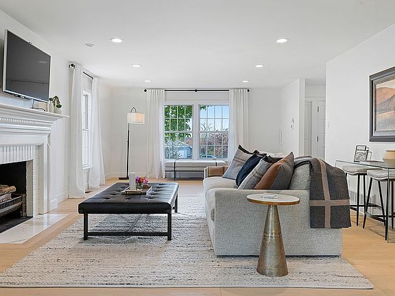 Open family room/kitchen 