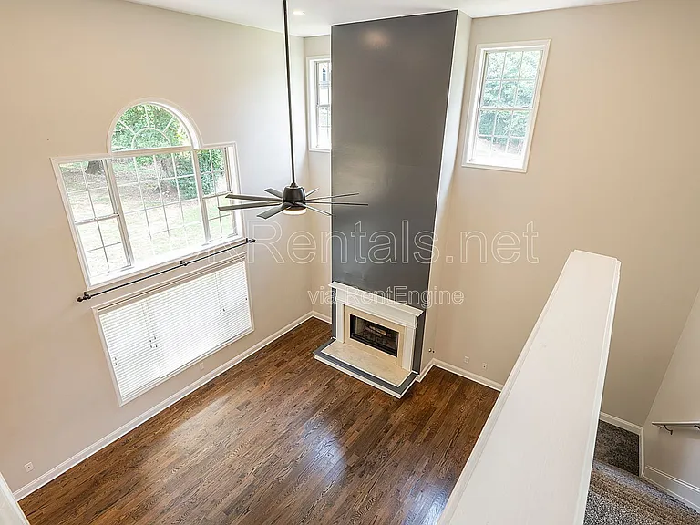 1540 Hampton Hollow Dr — Photo 37