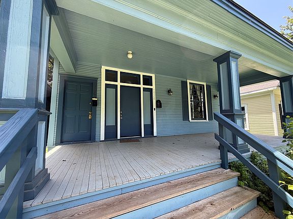 3rd image of 1528 Magnolia Ave