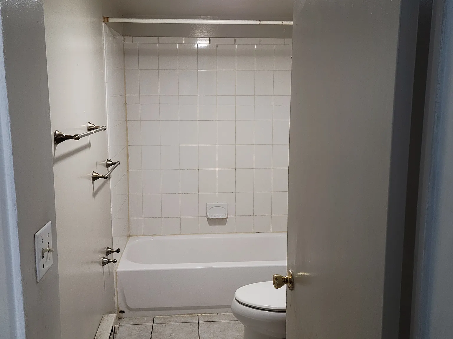 1 bed, 1250 sqft, $1,200 — Photo 3
