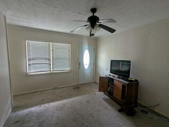 3rd image of 840 Boggus Rd