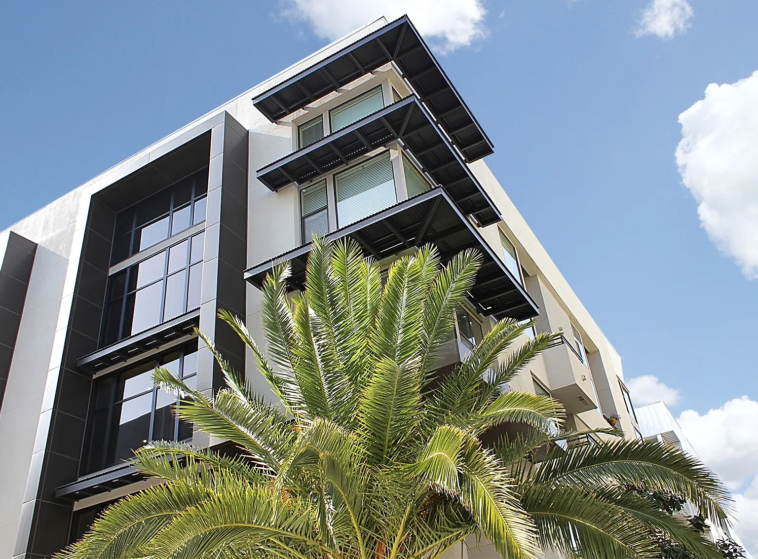 Westgate Apartments — Photo 1