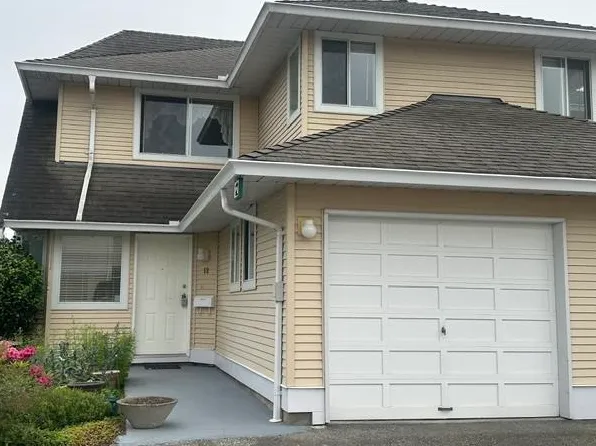 2475 Emerson St #12, Abbotsford, BC V2T 4W5