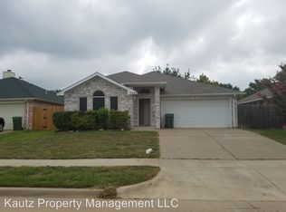 7023 Rovato Dr, Arlington, TX 76001