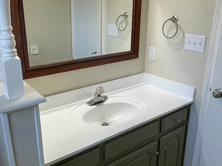2215 Hunters Gln — Photo 13