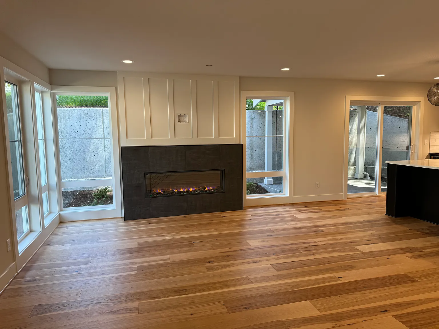 3 bed, 2.5 bath, 1600 sqft, $5,000 — Photo 2